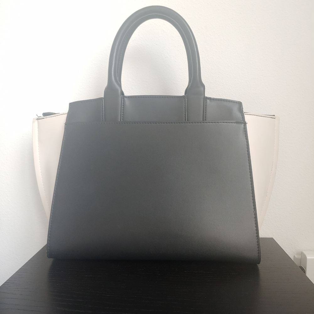 Color block purse! - Picture 2 of 4